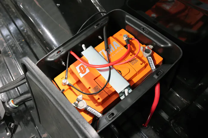 C10 Shootout Moroso battery box Big 10